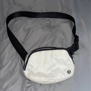 Lululemon Everywhere Belt Bag